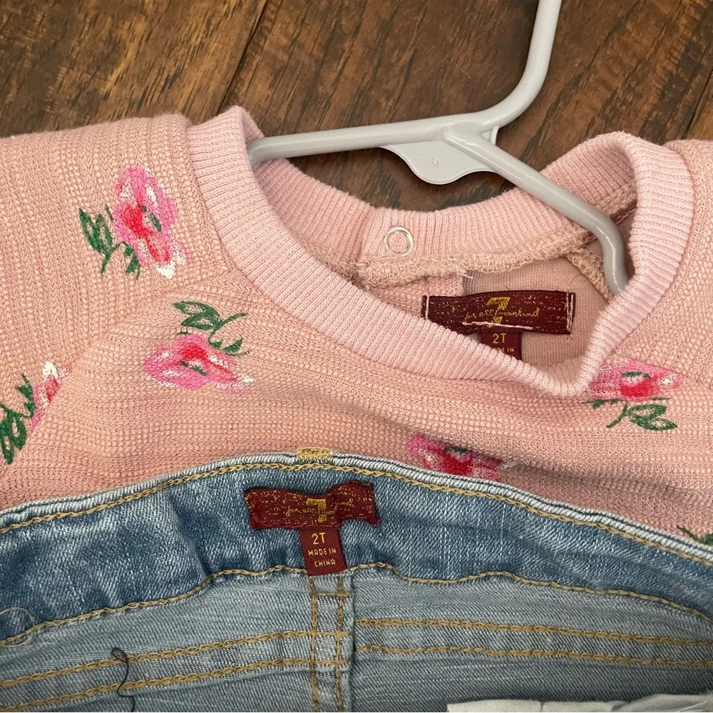 7 For All Mankind Girls 2T Floral Thermal Top and Distressed Jeans Outfit Set‎